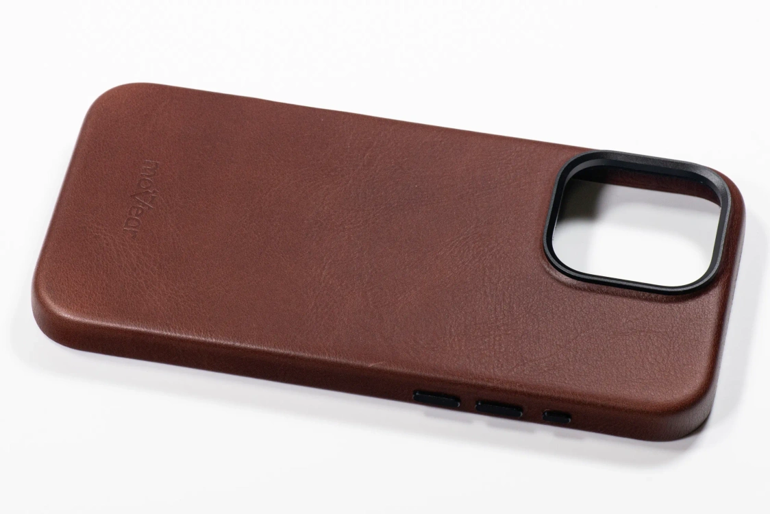 Etui do iPhone 16 Pro Max skórzane MOVEAR / [Outlet A-430]