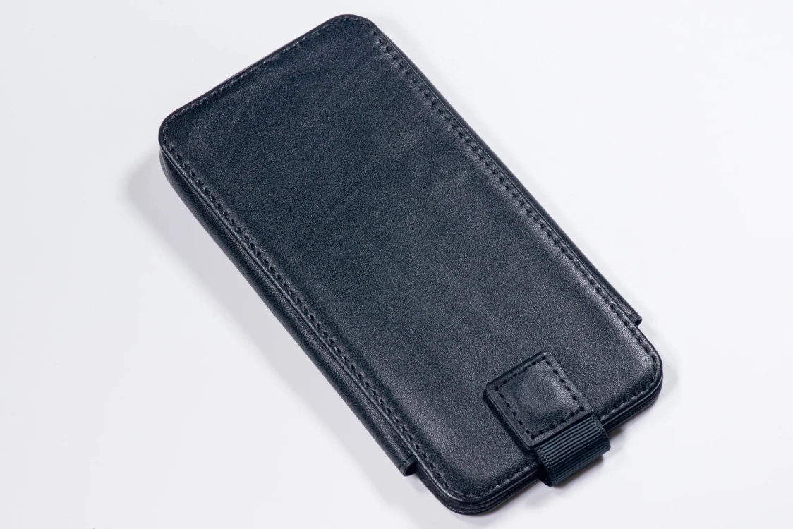 Etui do rozmiar M (ok 151 x 73 x 9mm) skórzane MOVEAR / [Outlet A-342]