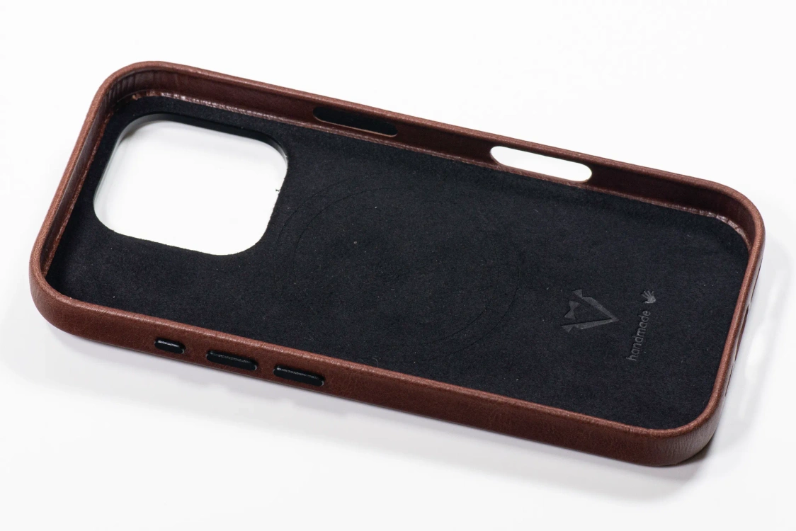 Etui do iPhone 16 skórzane MOVEAR / [Outlet A-417]