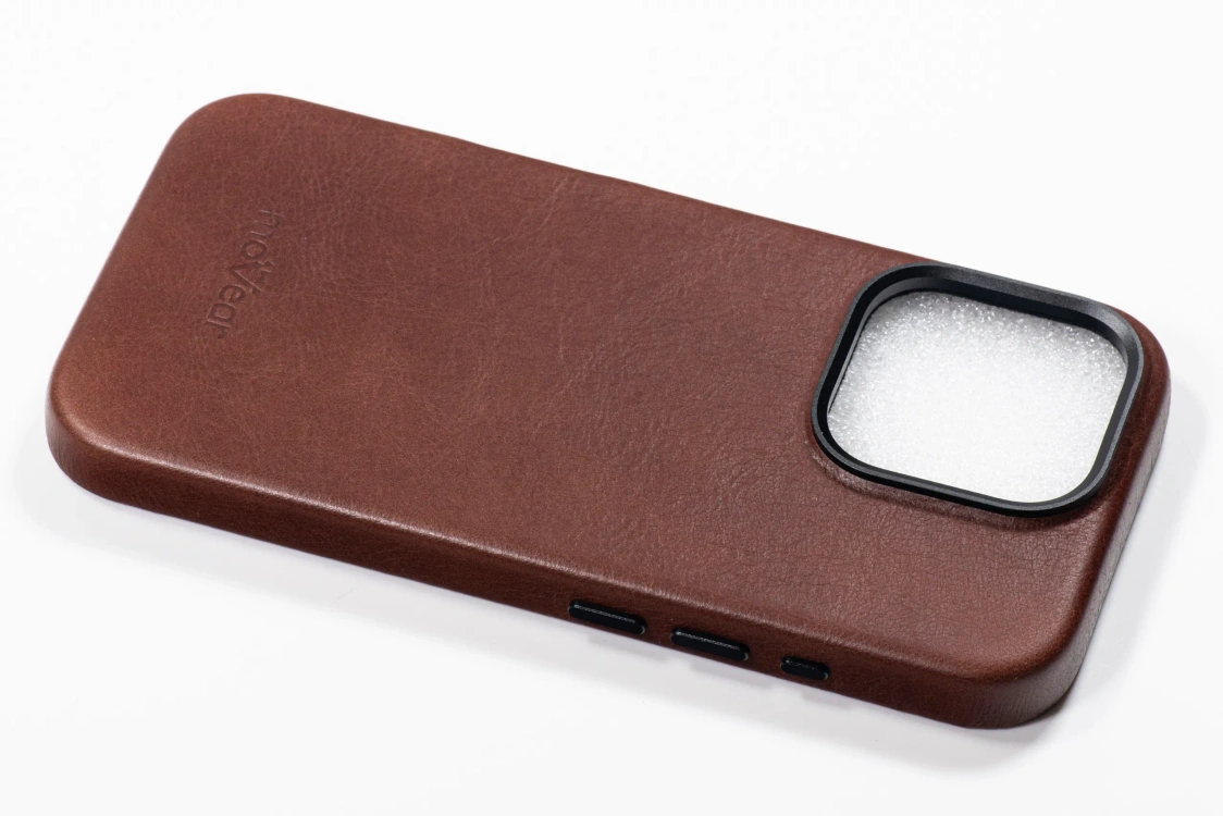 Etui do iPhone 16 skórzane MOVEAR / [Outlet A-418]