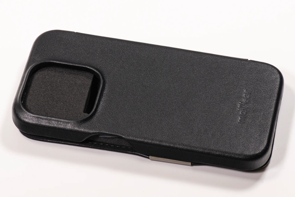 Etui do iPhone 15 Pro skórzane MOVEAR / [Outlet A-429]