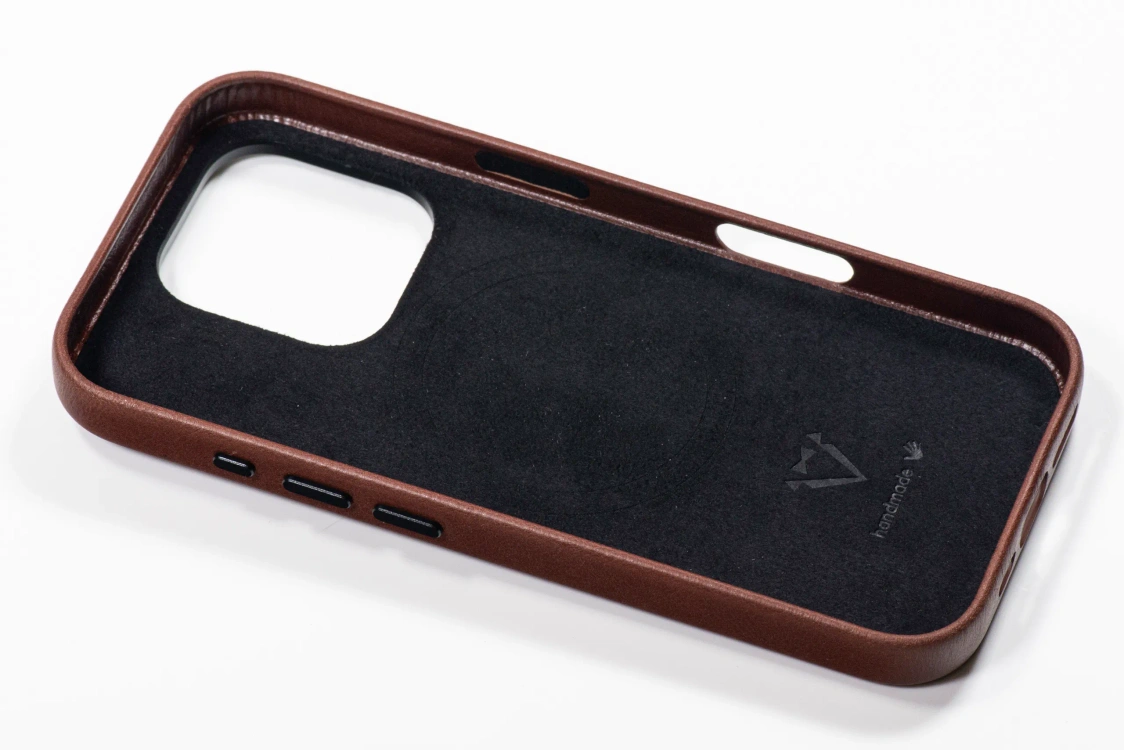 Etui do iPhone 16 skórzane MOVEAR / [Outlet A-411]