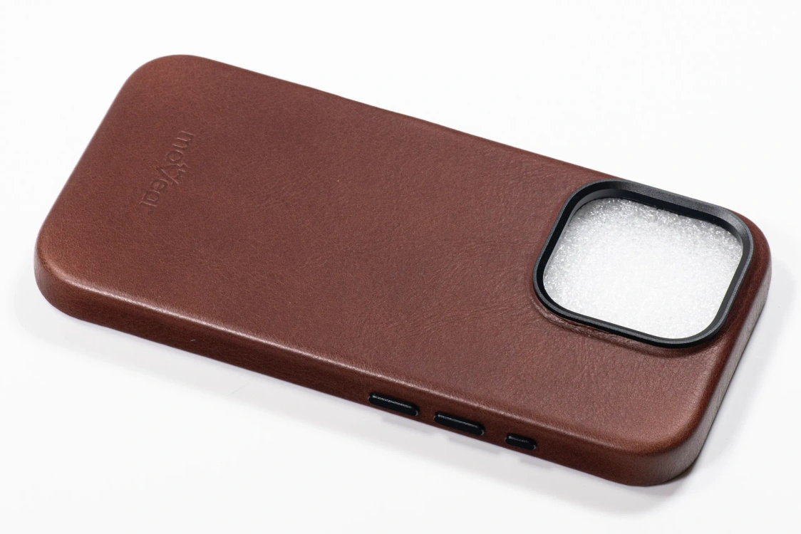 Etui do iPhone 16 skórzane MOVEAR / [Outlet A-412]