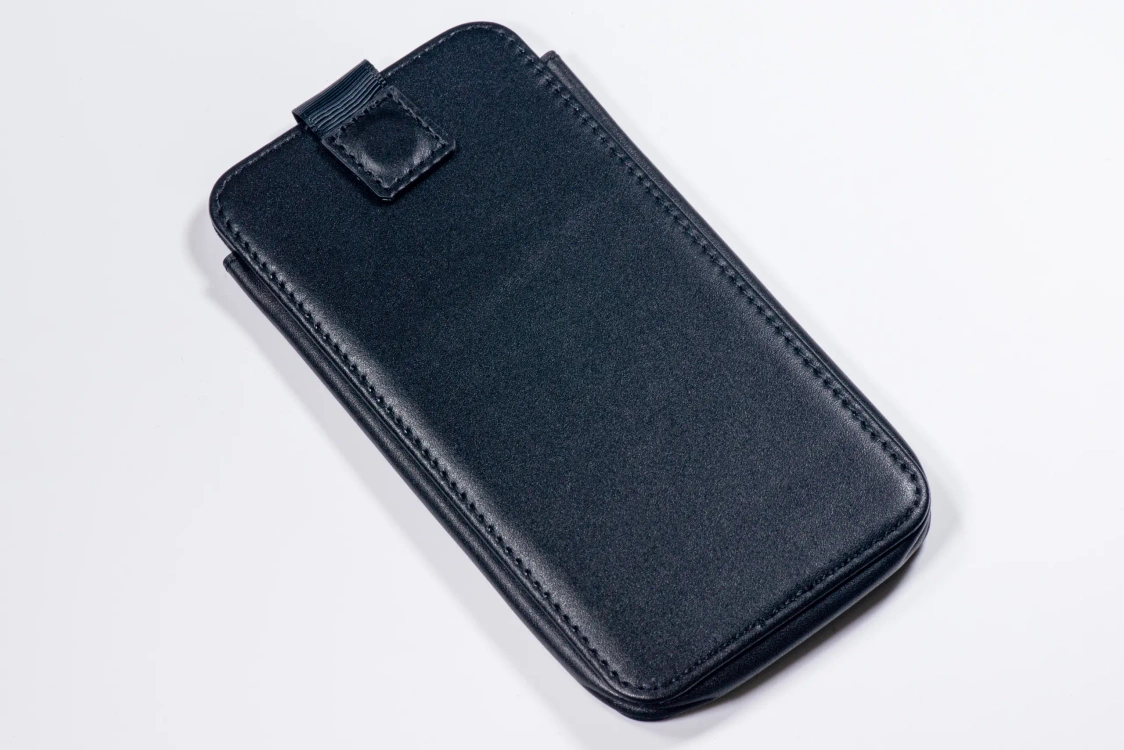 Etui do rozmiar L (ok 160 x 79 x 8mm) skórzane MOVEAR / [Outlet A-360]