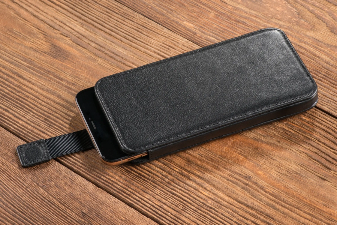 moVear pocketCase C+ skórzana wsuwka do Apple iPhone Air / 11 Pro MAX / Xs MAX / 11 / XR / 8/7/6 Plus | Skóra naturalna nappa (Czarna)