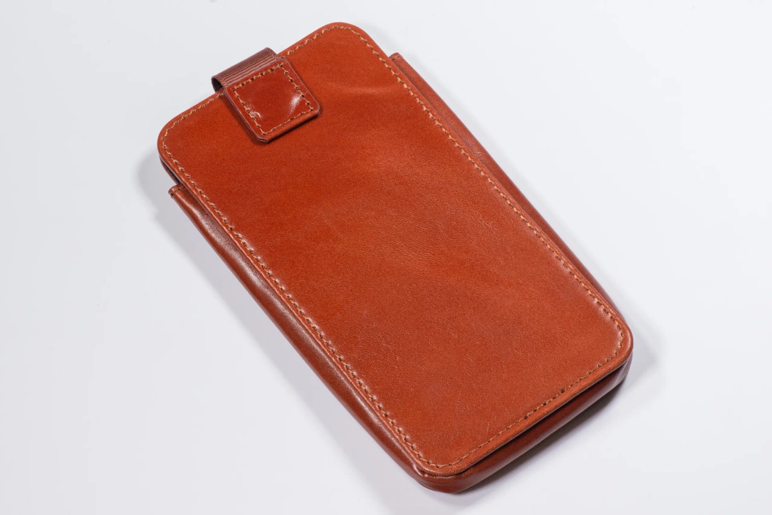 Etui do rozmiar M (ok 148 x 71 x 8mm) skórzane MOVEAR / [Outlet A-333]