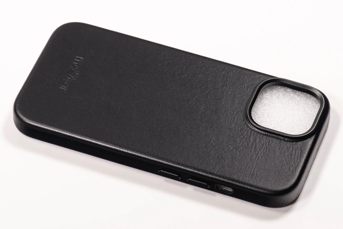 Etui do iPhone 15 skórzane MOVEAR / [Outlet A-425]