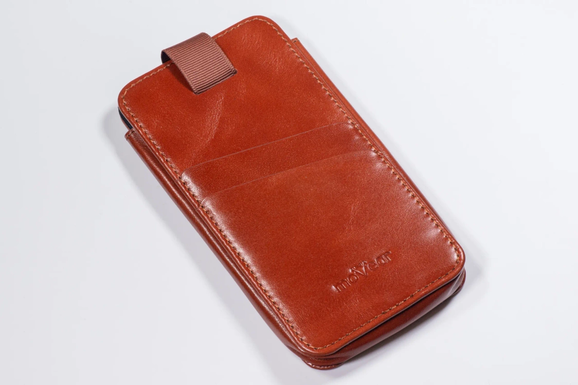 Etui do rozmiar M (ok 148 x 71 x 8mm) skórzane MOVEAR / [Outlet A-332]