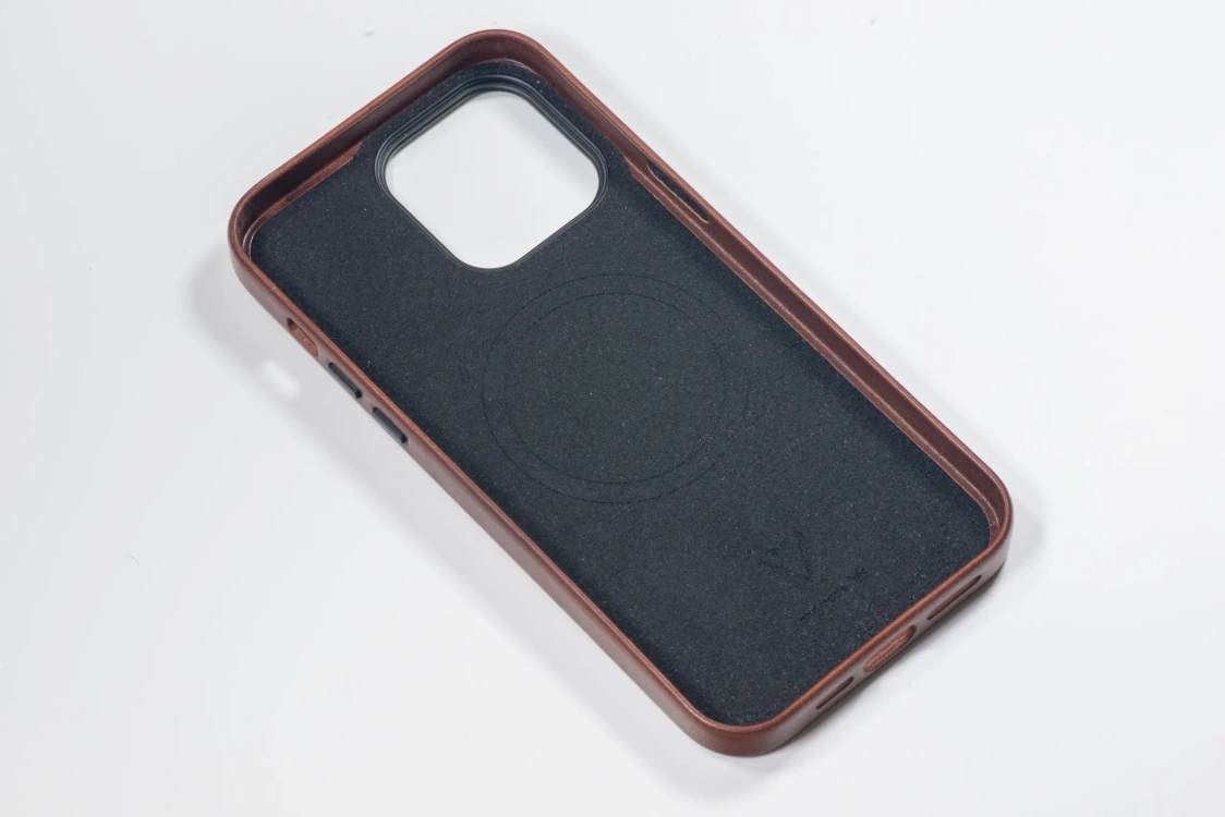 Etui do iPhone 14 Pro Max skórzane MOVEAR / [Outlet A-359]